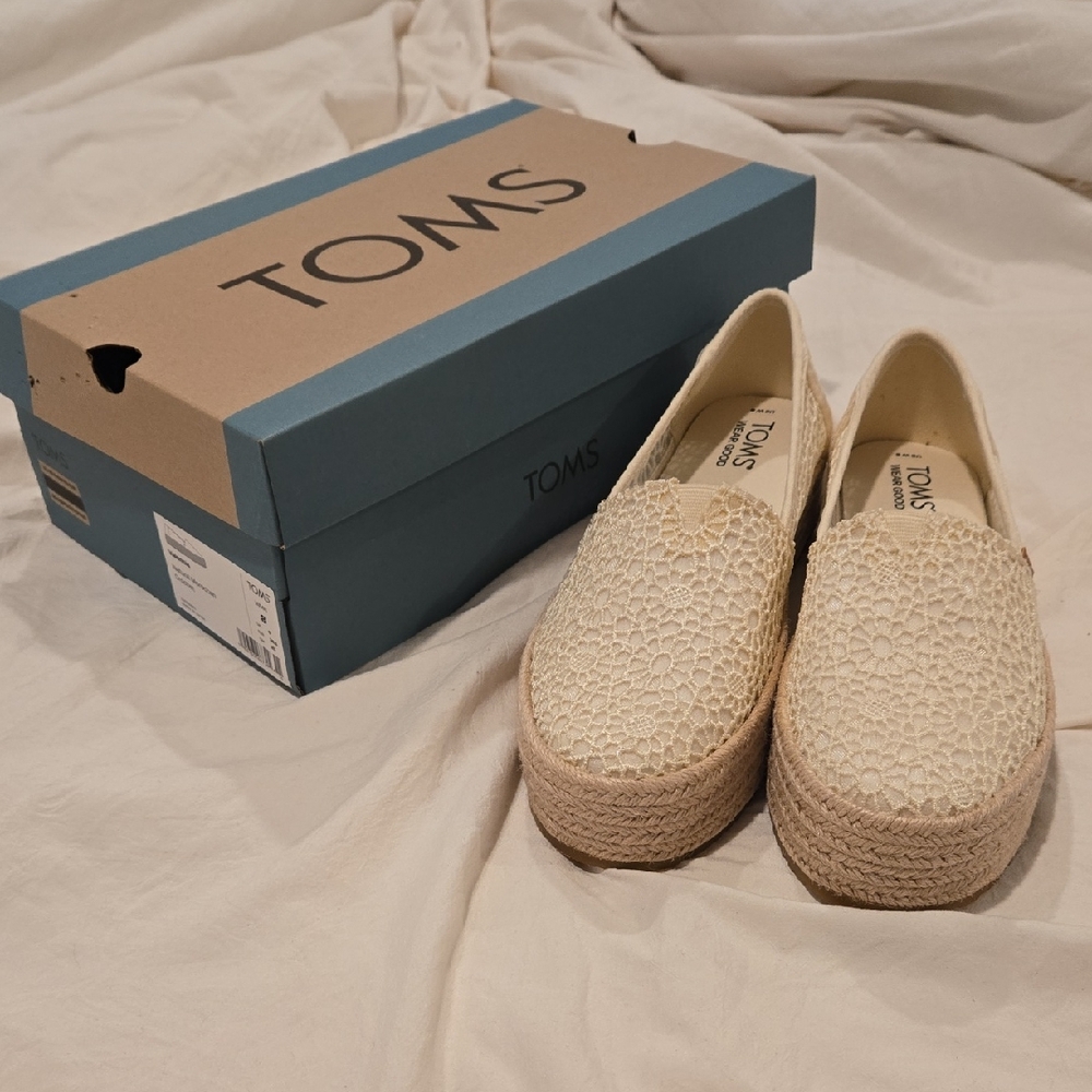 TOMS Women's Textured Cream Espadrilles